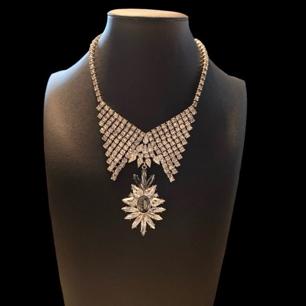 Gorgeous mid century rhinestone bib with large pendent.